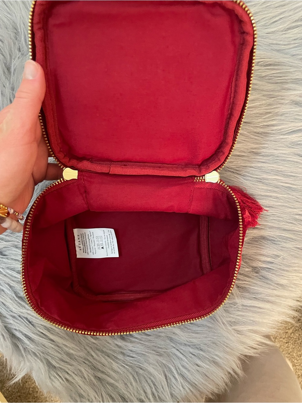 *SOLD;DO NOT BUY*NWOT Sézane Red Velvet Cosmetic Bag - Picture 7 of 9